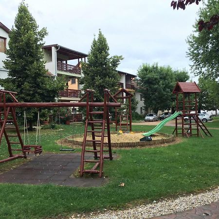 Bella Apartman Balatonalmádi מראה חיצוני תמונה