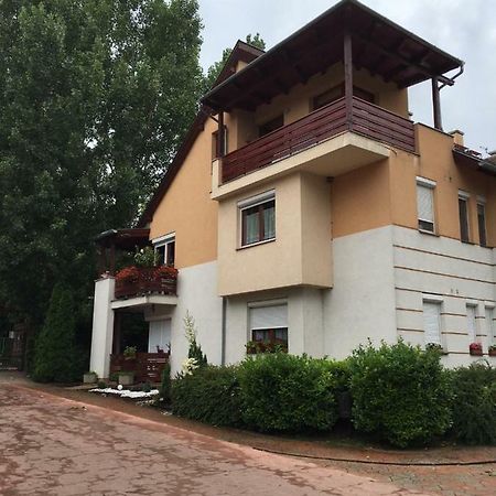 Bella Apartman Balatonalmádi מראה חיצוני תמונה